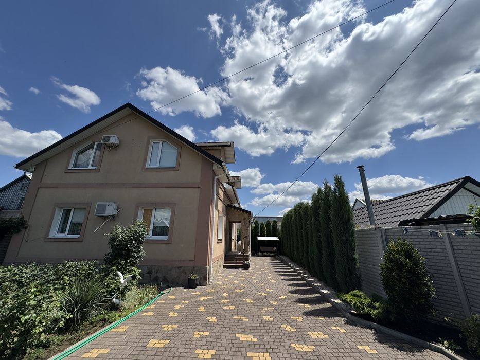 Дом двухэтажный капитальный 2015г на Сухарке