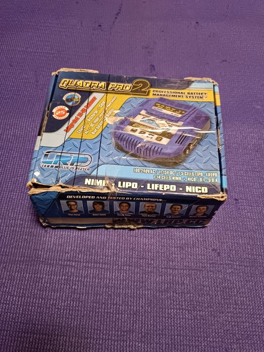 Зарядное устройство LRP Jet-Pro Charger от 220V или от 12V.