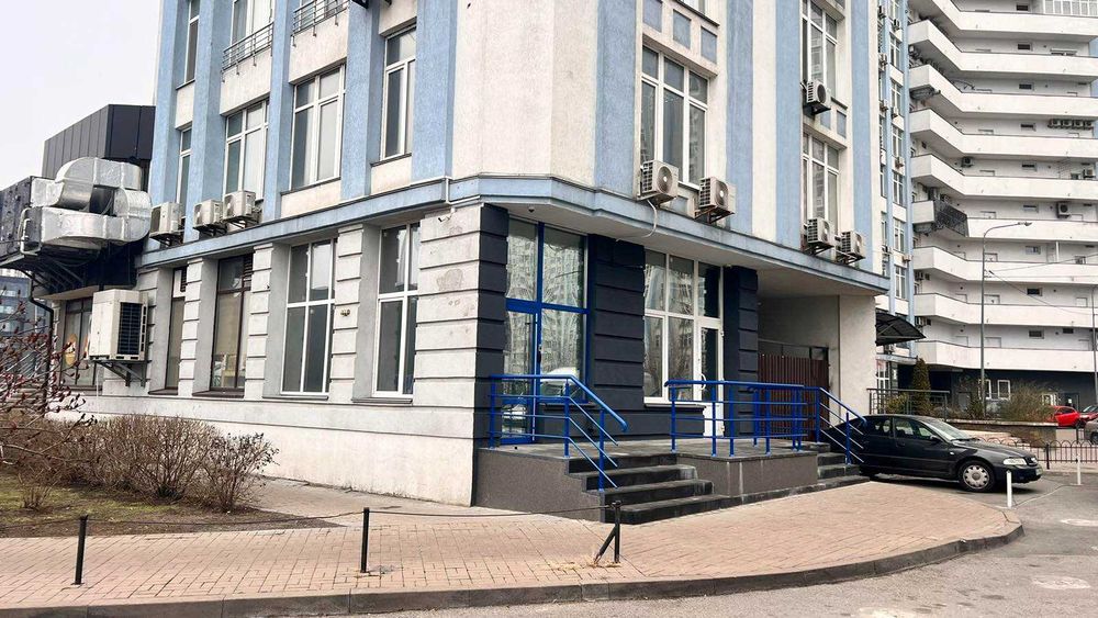 Оренда офісу 240 кв.м.  вул.Дніпровська набережна 26 ж. м. Осокорки.