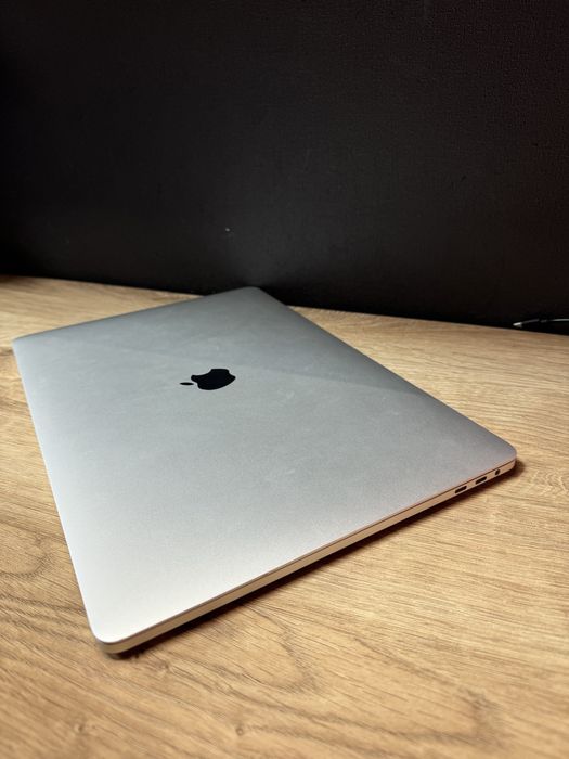 Матриця Macbook Pro 16 Silver A1990
