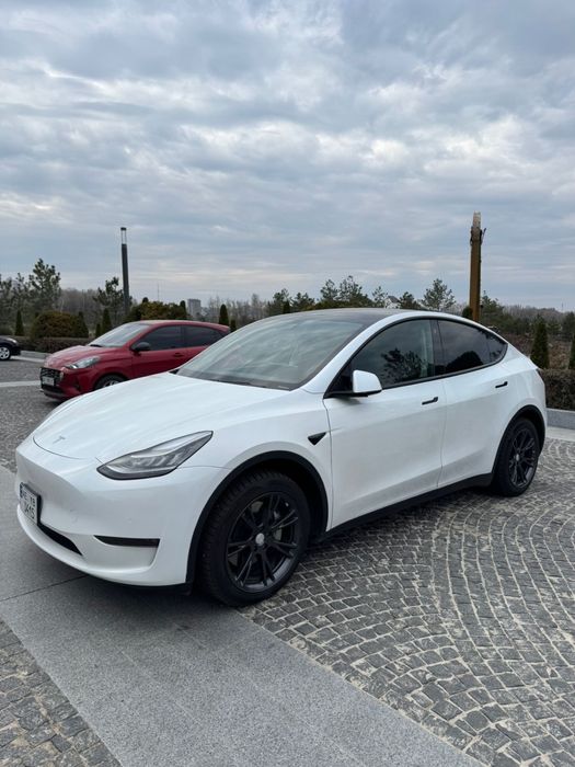 Tesla Model Y Long Renge 82 kvh