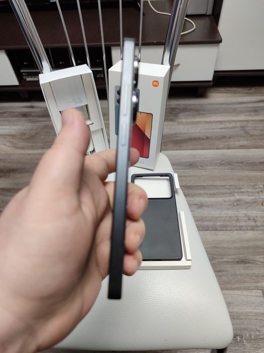 ИГРОВОЙ Xiaomi Redmi note 13Pro, память 8+8-256гиг, идеал.