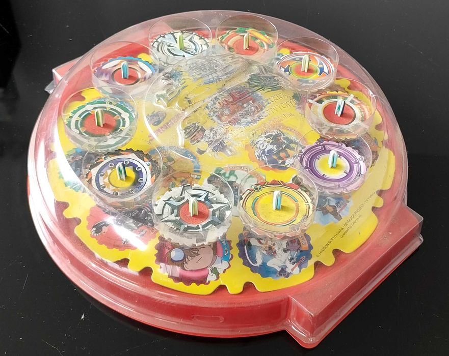 Bayblade - Arena + 10 spinner'ów (bączków) - Lays, Cheetos