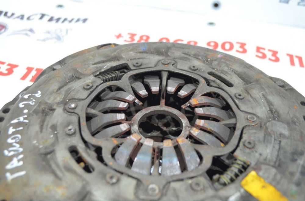 демфер зчеплення Toyota Avensis T25