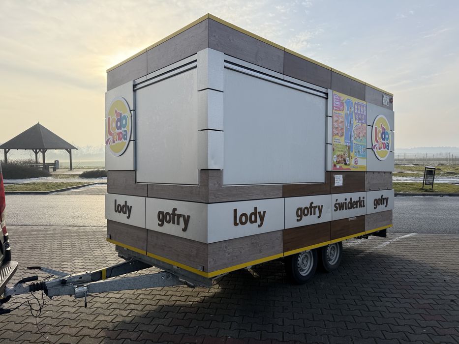 Przyczepa gastronomiczna 2022r lody gofry granita  lodziarnia