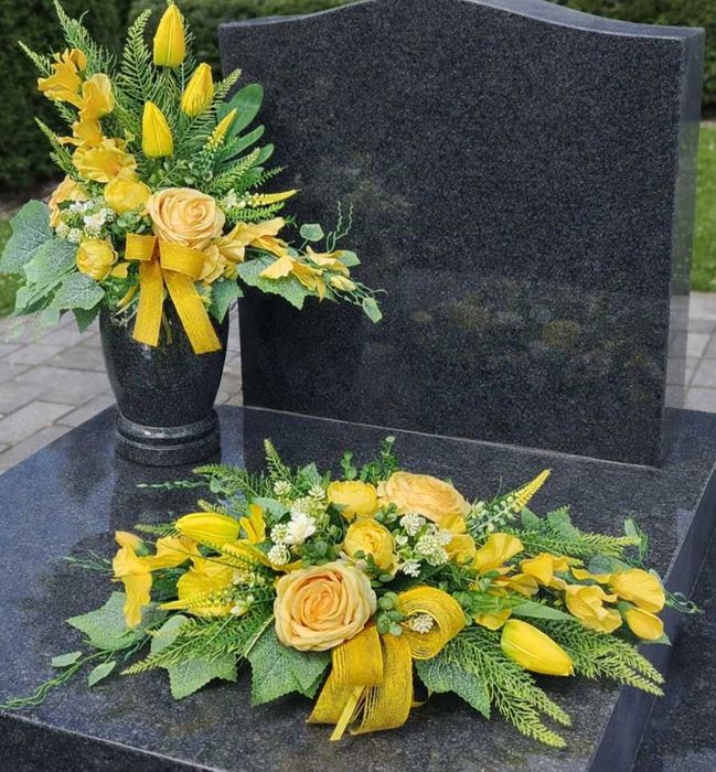 Komplet kompozycji kwiatowych na grób stroik wkład do wazonu W241