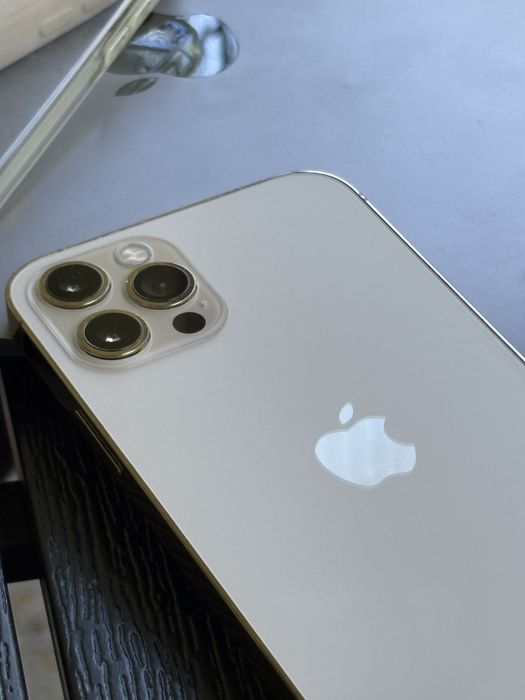 Iphone 12 pro, 100% baterii, jak nowy