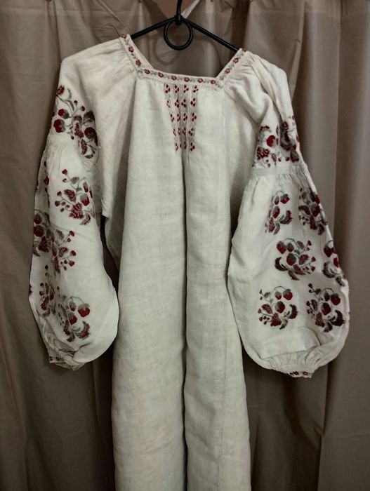 Платье-вышиванка антикварное