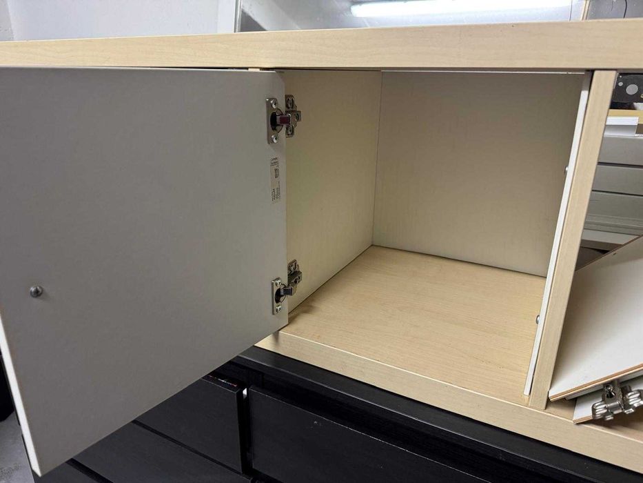 Móvel estante cubos IKEA Kallax com portas Muito bom estado