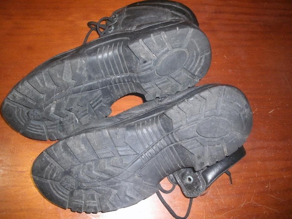 Botas em pele