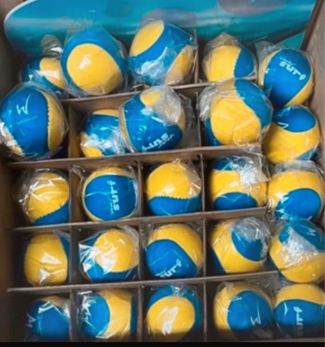 Bolas que saltam na água