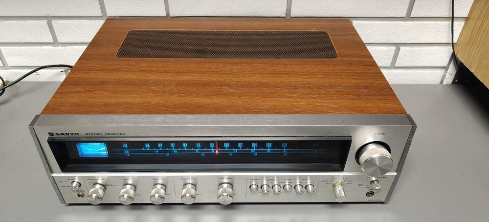 Amplituner SANYO DCX-4000L. Vintage