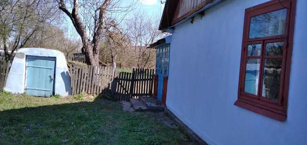 Продам хату в селі Лютарка