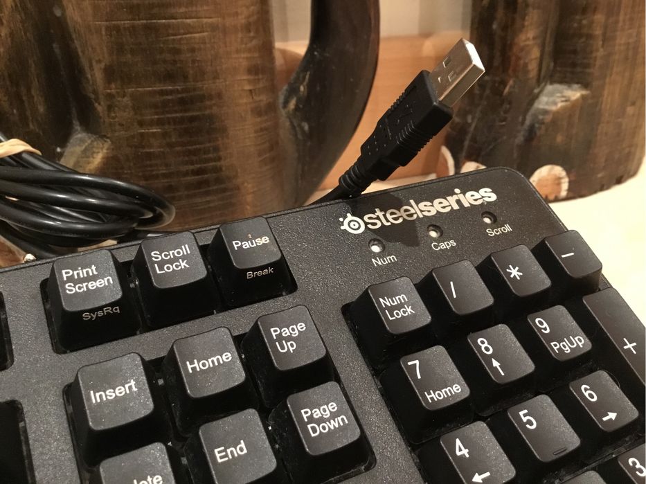 Used SteelSeries Gaming Keyboard 6GV2 in Good Overall Condition64309738102403123