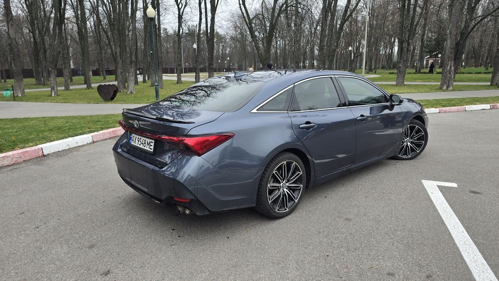 Toyota Avalon 2019