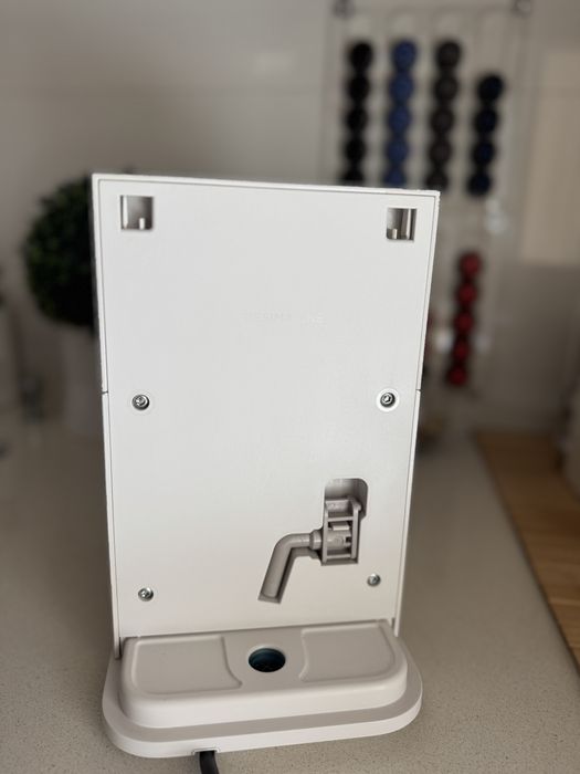 Máquina de Café DELONGHI Nespresso Lattissima One
