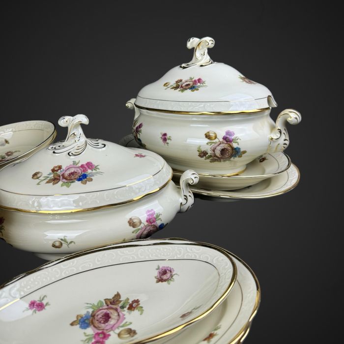 Serwis obiadowy dla 12 os. Kjøbenhavns KPM Dania Maleri ivory B41/8204