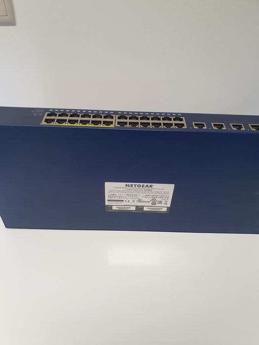 Netgear FS728TLP