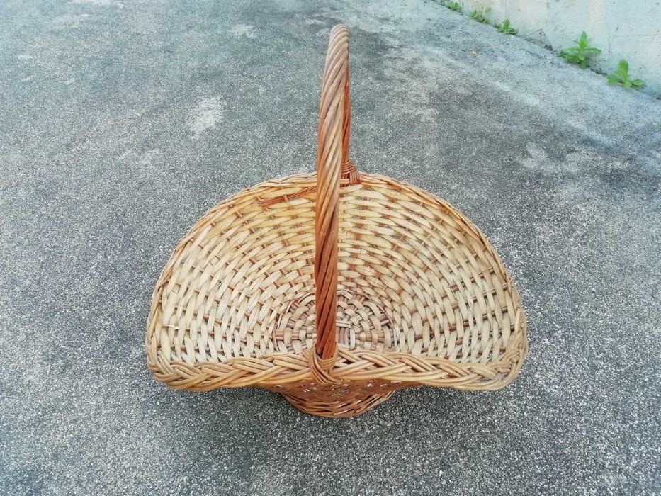 Cesto de verga/palha - decoração/arrumação