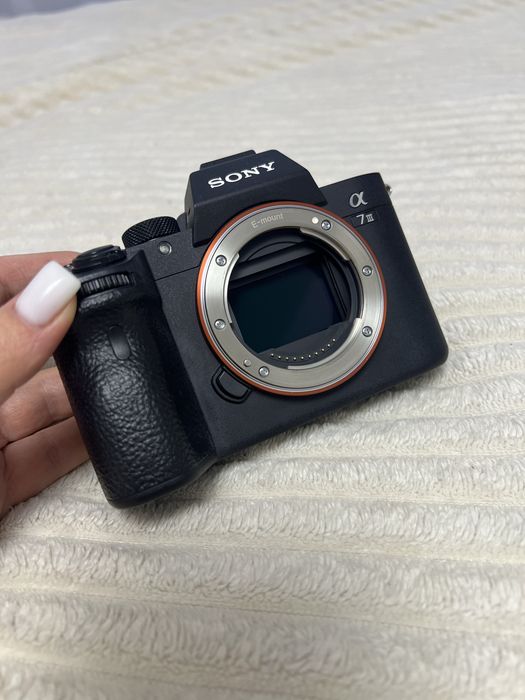 Фотоапарат Sony Alpha A7III Body Black (ILCE7M3B.CEC)