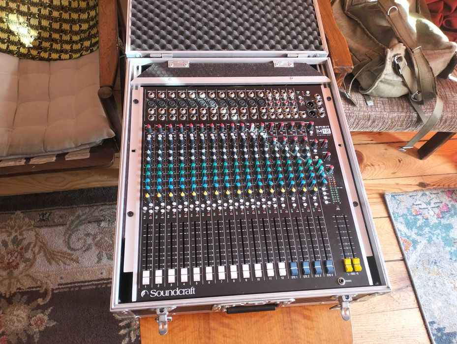 Mikser, konsoleta soundcraft spiryt M12
