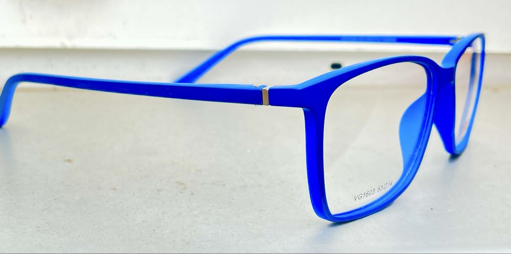 Eleganckie oprawki  VERTIGO Eyewear – wybierz swój idealny model!