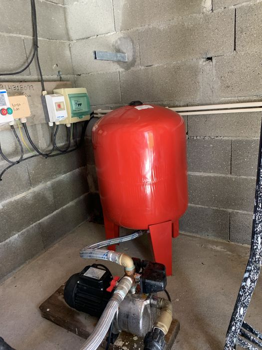 Instalação e reparação de bombas de furo