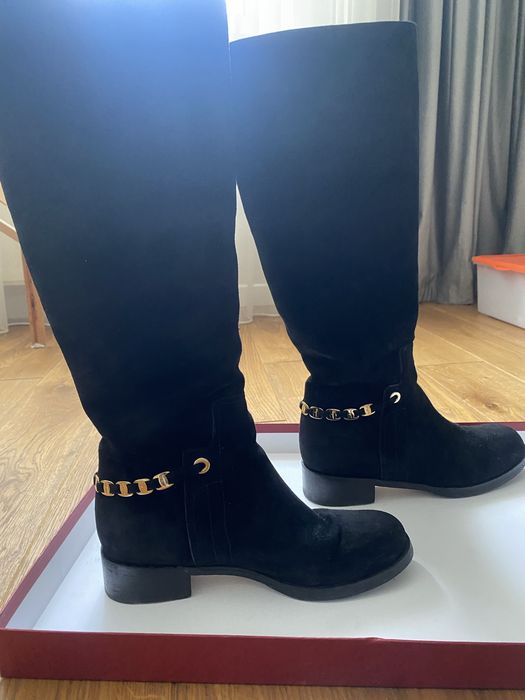 Замшеві чоботи Salvatore Ferragamo