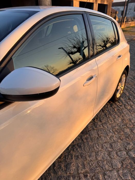 Peugeot 308 1.6hdi  120cv