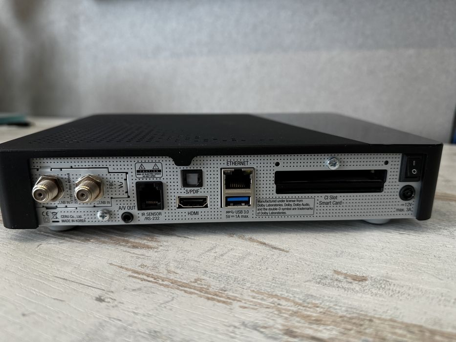 Спутниковый ресивер (медиаплеер) UHD TV Vu+ Uno 4k UHD