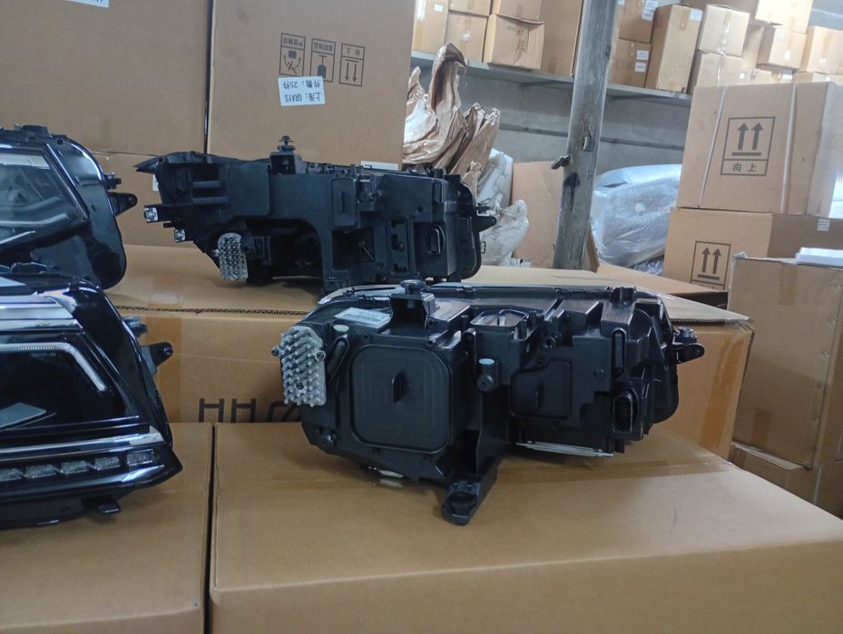 Volkswagen  Tiguan 18+ и 21+ фары Фольксваген Тигуан 18+ и 21+