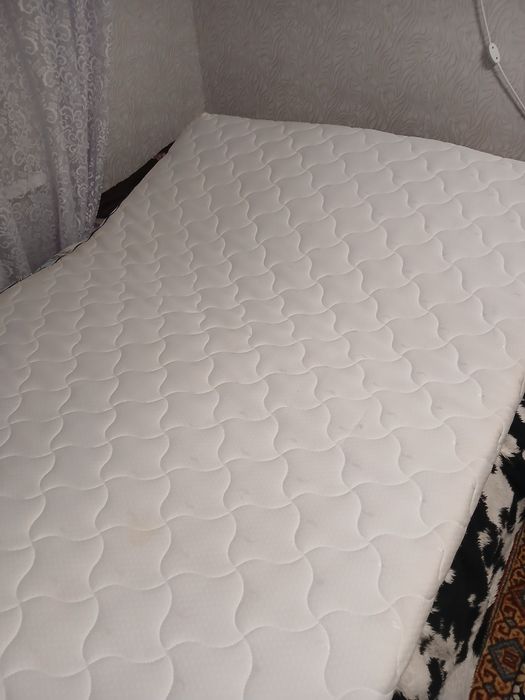 Терміново продам топер- матрас висотою 6 см, розмір 140×200