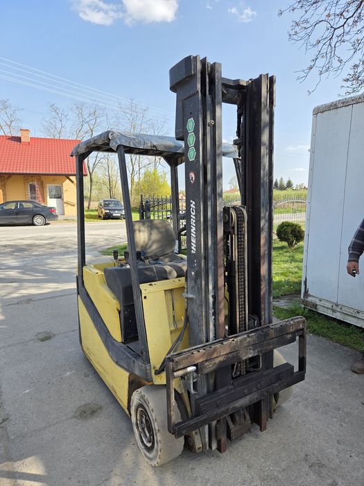 Wozek widlowy jungheinrich 3 kolowy triplex elektryczny  linde