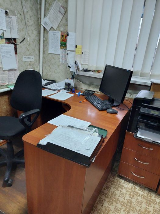 Продам складське приміщення з приватизованою  ділянкою