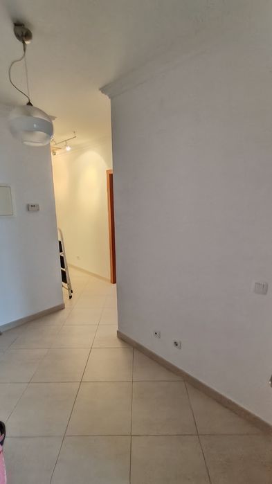 Apartamento T3+Sótão Mobilado para Arrendamento – Quinta da Cutileira, centro de Caldas da Rainha