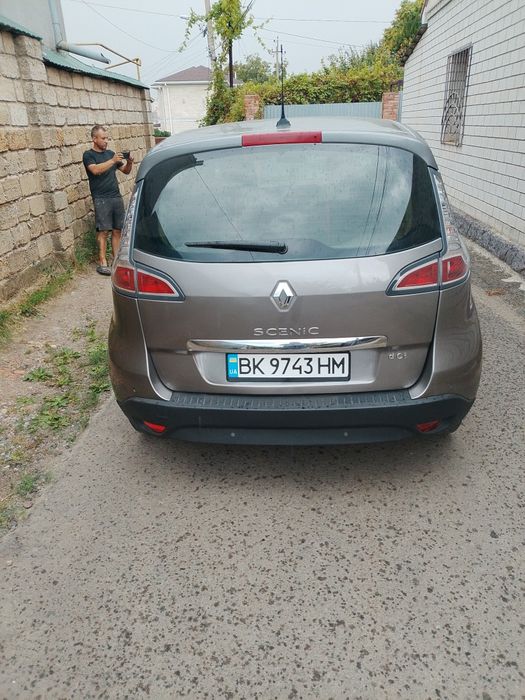 Авто Рено Сценік