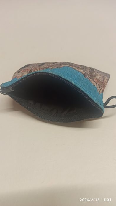 Porta moedas de Praga com imagem do menino Jesus de Praga