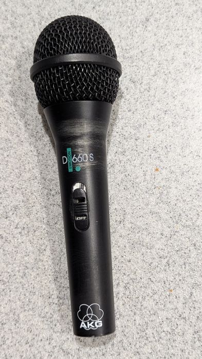 Продам микрофон D660S (AKG)