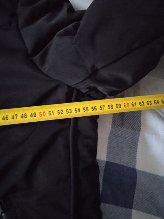 Продам зимову підліткову куртку