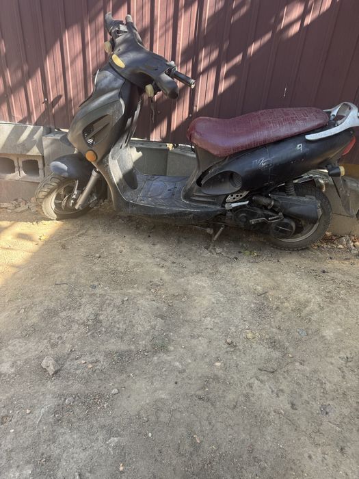 Продам мопед цілий є дефекти
