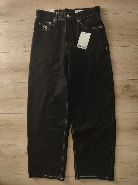 Розпродаж широкі джинси Bershka