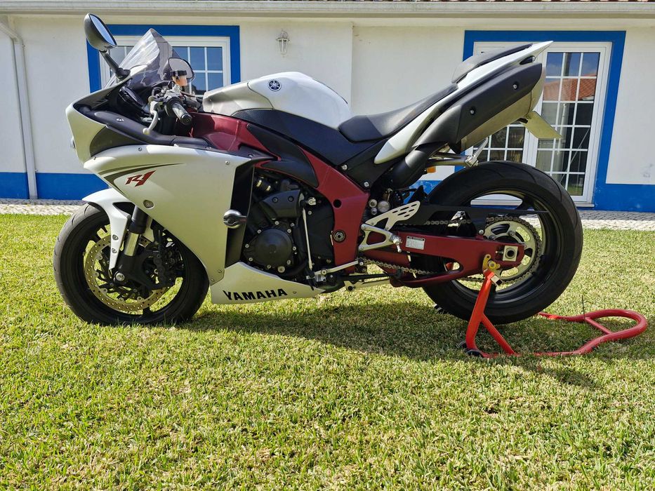 Yamaha YZF-R1 2011