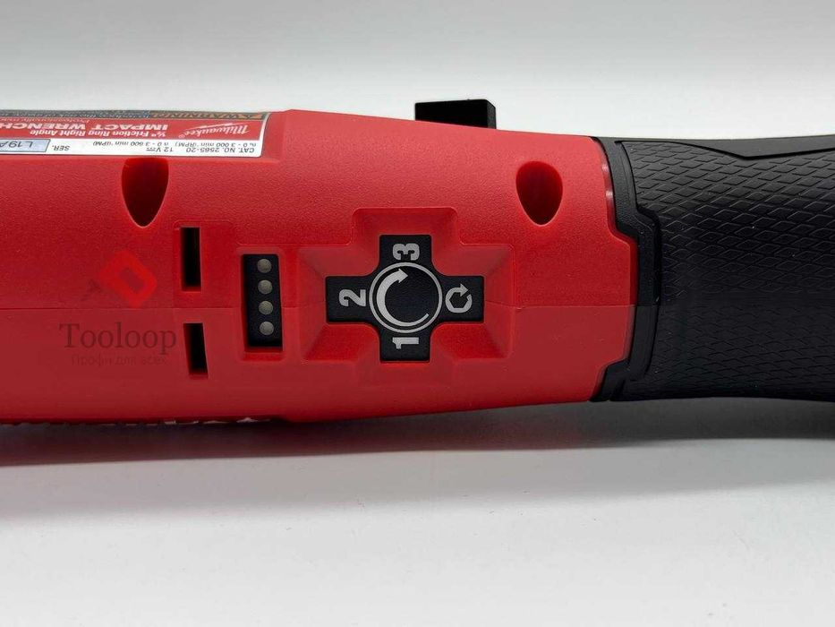 Аккумуляторный бесщеточный угловой гайковерт Milwaukee M12 2565-20