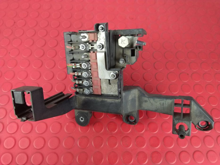 Caixa dos Fusíveis da Bateria 6R0937621 - AUDI A1