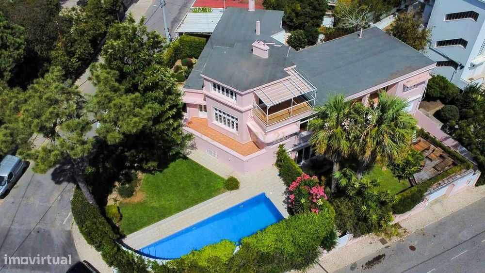 Deslumbrante Moradia T4+1 com Vista Mar e Piscina, Monte Estoril