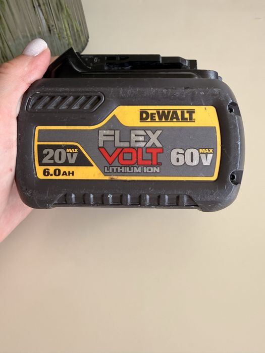 Акумулятор DEWALT FLEXVOLT 20V/60V MAX 6.0 Ah (оригінал)