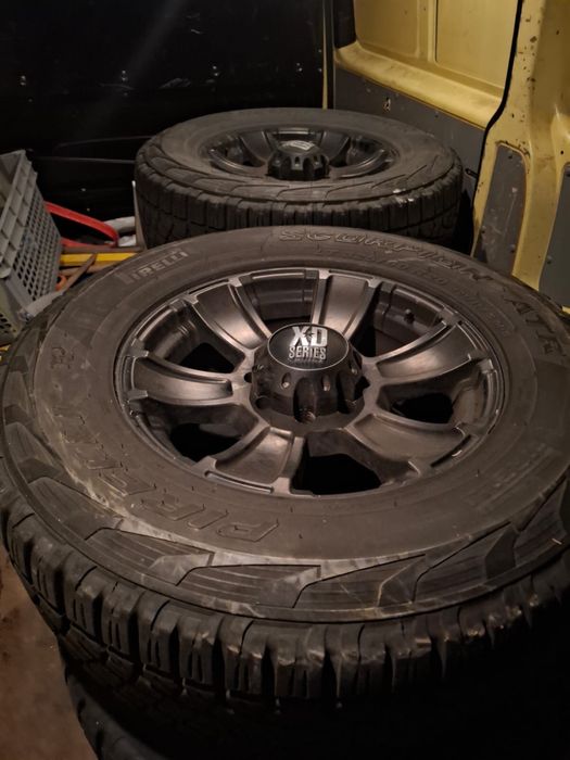 Шини з дисками від Hummer Pirelli SCORPION 325/60 R20