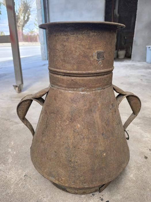 Cântaro antigo em bom estado