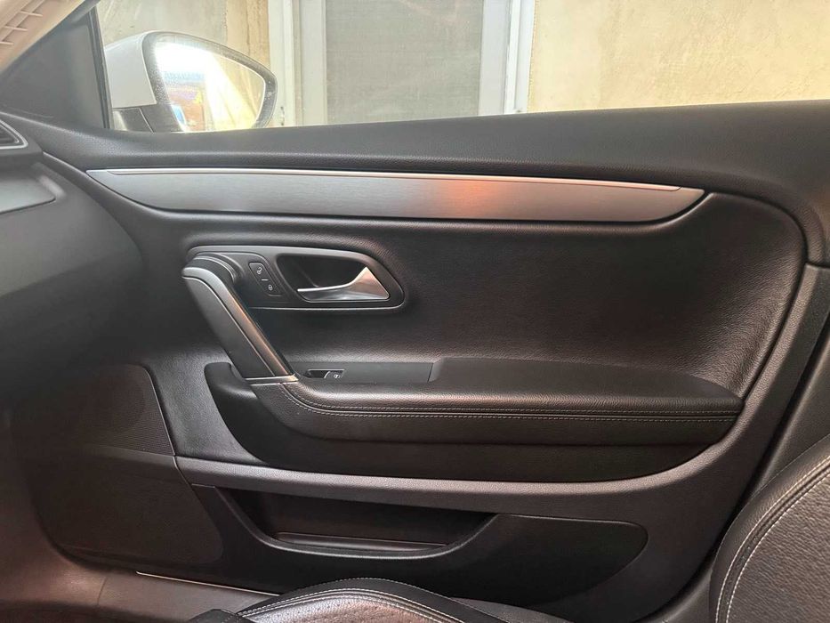Volkswagen CC Luxury  2012