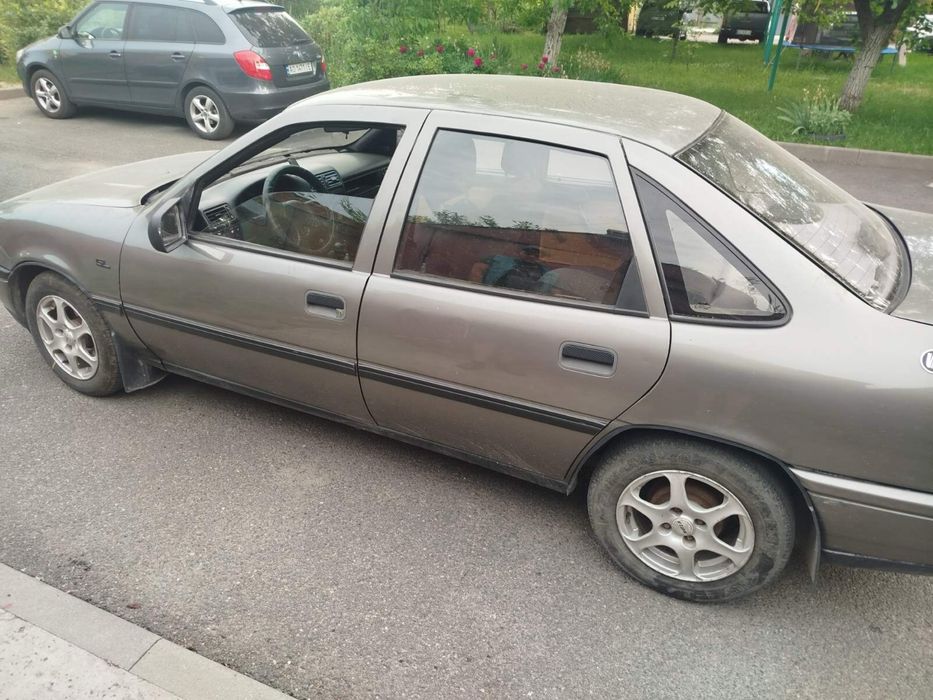 Opel vectra 1.8 газ бенз 1989р